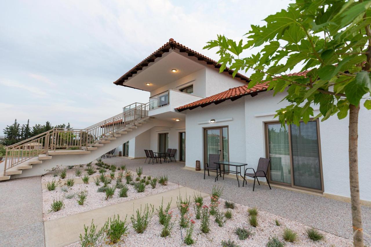 Varkes Suites 2 네아 모우다니아 외부 사진