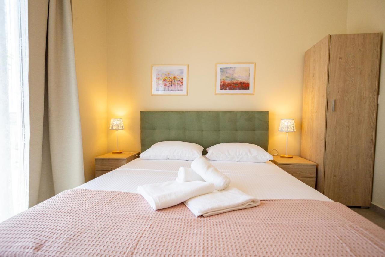 Varkes Suites 2 네아 모우다니아 외부 사진