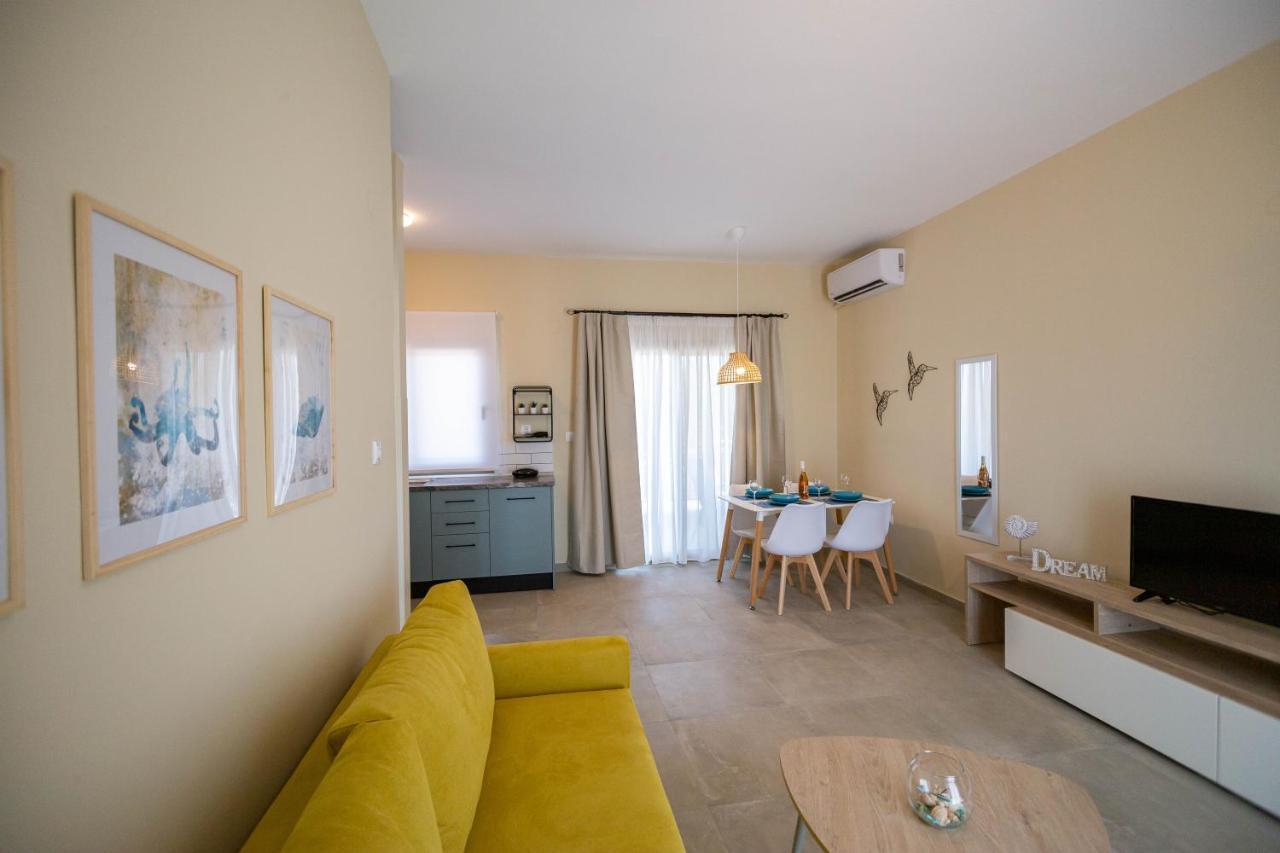 Varkes Suites 2 네아 모우다니아 외부 사진